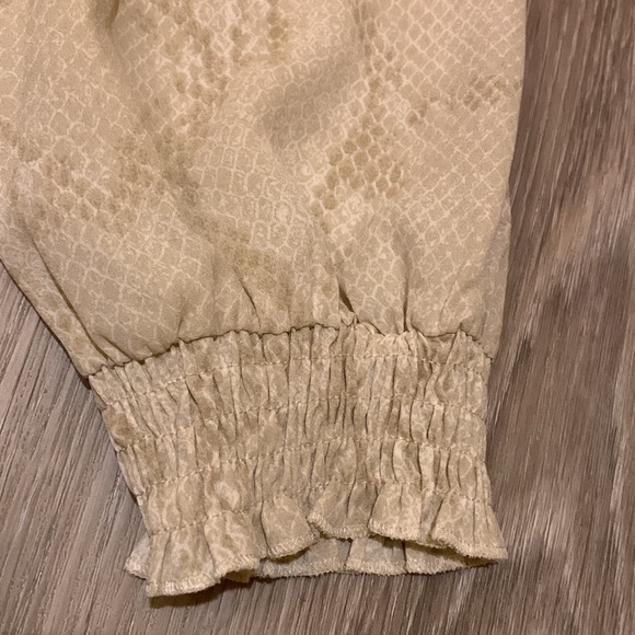 Banana Republic top - Picture 3 of 7